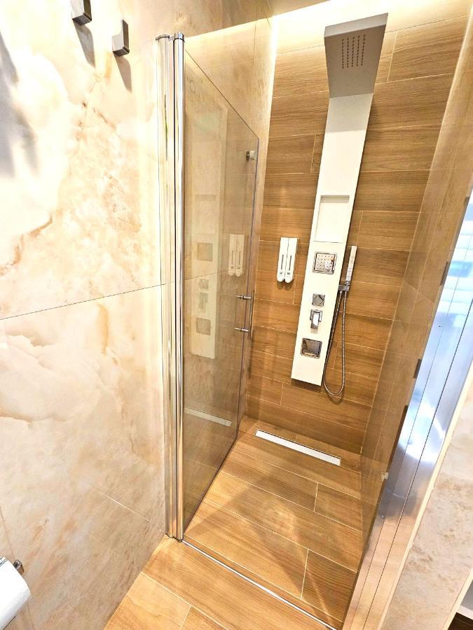 Astoria Supreme - Modern Boutique Suites Lecce Eksteriør billede