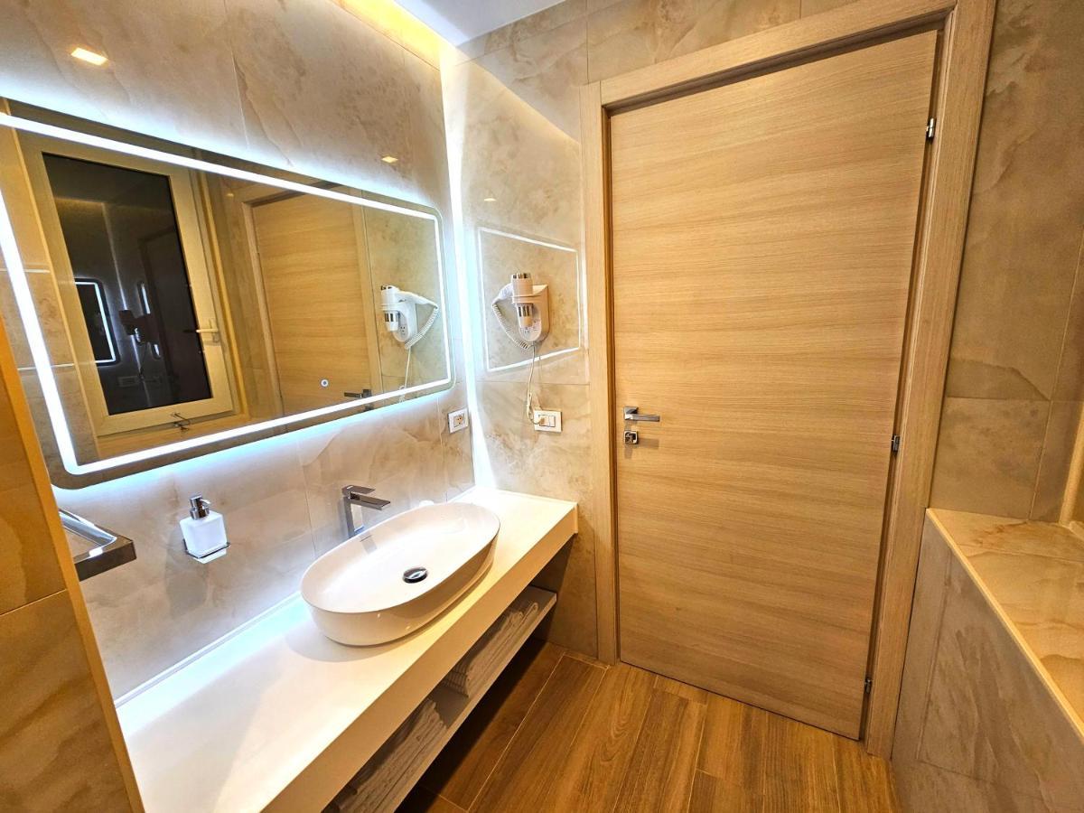 Astoria Supreme - Modern Boutique Suites Lecce Eksteriør billede