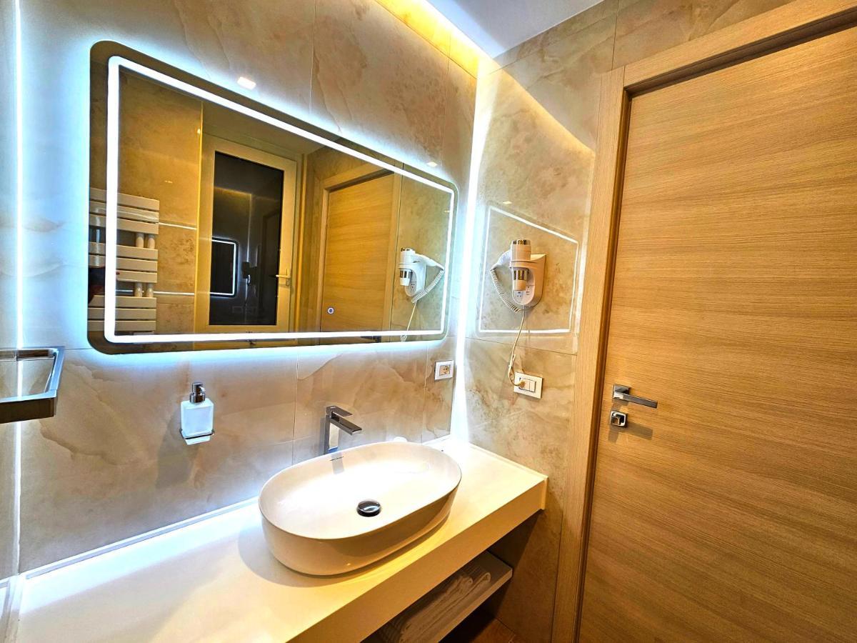 Astoria Supreme - Modern Boutique Suites Lecce Eksteriør billede