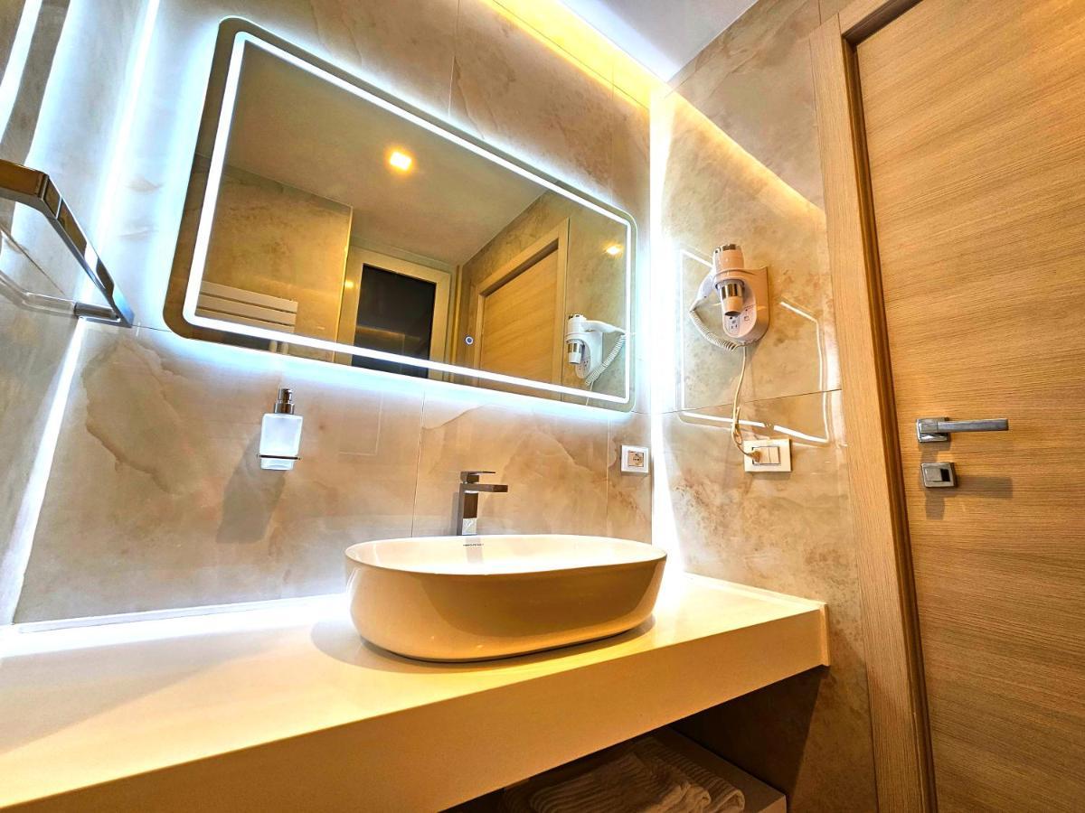 Astoria Supreme - Modern Boutique Suites Lecce Eksteriør billede